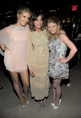 Maggie and Emilie@2010 CFDA Fashion Awards-Afterparty