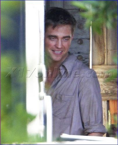  Rob @ 'Water for Elephants' set [June 7th]