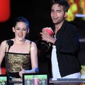 Robert Pattinson and Kristen Stewart at the 2010 MTV Movie Awards (June 6) - celebrity-couples photo
