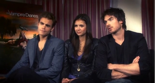  Vampire Diaries Cast - The 5:19 mostra