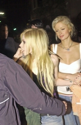  With Paris Hilton at 蜘蛛 Club in Los Angeles - 12.02.05