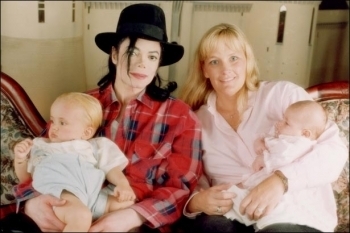  001. Photoshoots > 1998 > Paris, Prince,Debbie & Michael