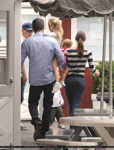  Jen and Ben Out With Their Girls!