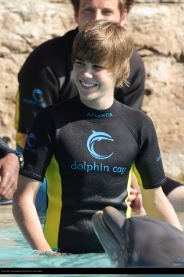  Justin spends his ngày in Atlantis before his buổi hòa nhạc