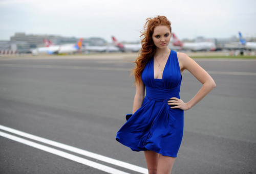  Lily Cole Launches The Gatwick runway Models tafuta (June 1)
