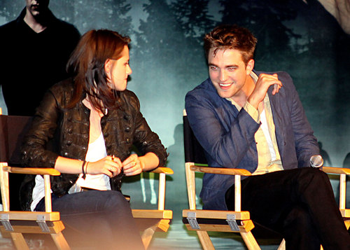 Robert Pattinson, Kristen Stewart & Taylor Lautner Talk 'Eclipse' 