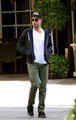 Robert Pattinson Spotted in LA - twilight-series photo