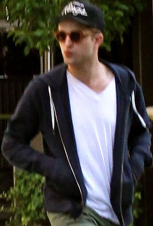  Robert Pattinson Spotted in LA