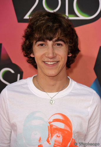 Vincent Martella At The Kid's Chioce Awards