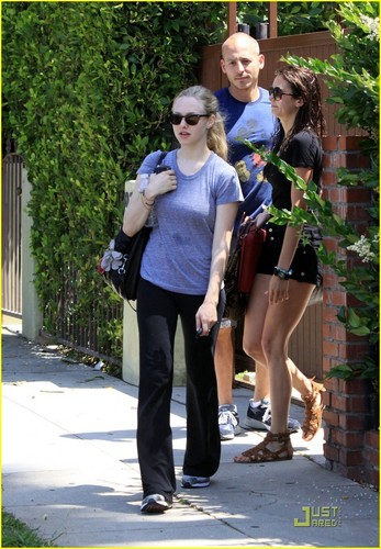  Amanda Seyfried and Nina Dobrev leaving a gym in LA 6/14/10