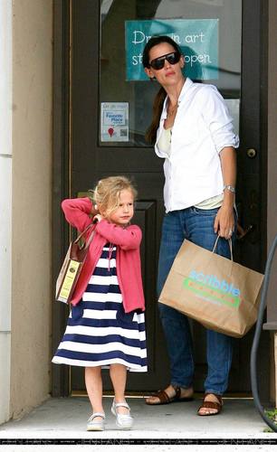 Jen and Violet stopped at Drop-In Art Studio!