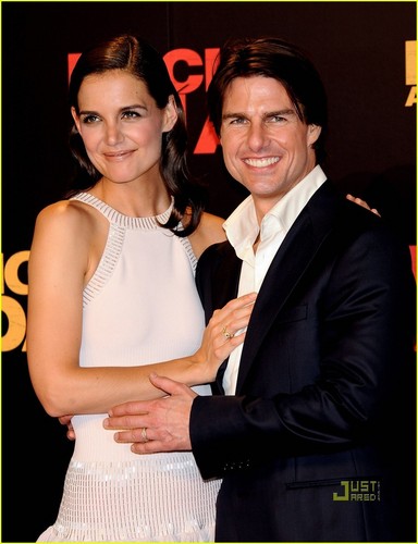 Katie @ Knight & Day premiere with Tom Cruise
