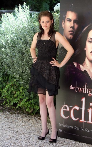 Kristen & Taylor @ Eclipse Photocall in Rome