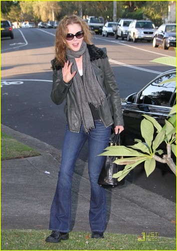  Nicole Kidman Visits Family Down Under