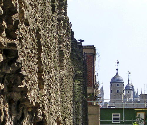  ROMAN uithangbord AND TOWER OF LONDON