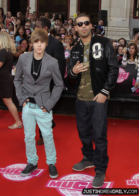 Appearances > 2010 > 21st Annual Much Musica Video Awards (June 20th)