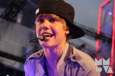 Candids > 2010 > June 19th - Rehearsing For The MuchMusic Awards 