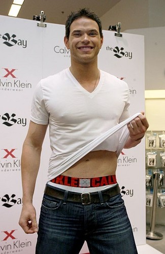 Promoting Calvin Klein X Underwear in Toronto at The खाड़ी, बे Store - 19 June 2010