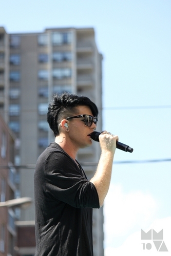 adam pratice for his Much music awards performance