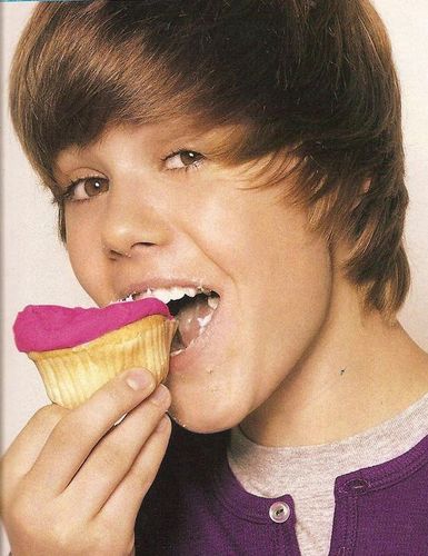  he luv's his cupcake