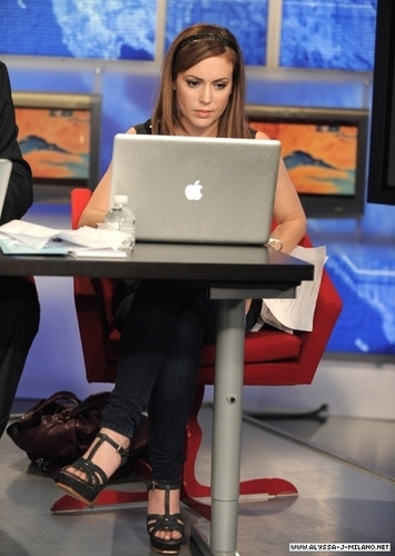  Alyssa Milano - Larry King Live : « Disaster In The Gulf » Telethon