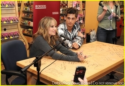  Debby At The Borders Store In Century City(June 19,2010)