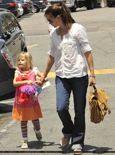  Jen and violet Out and About!