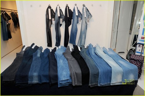 Jessica Simpson Jeanswear Sneak Peek!