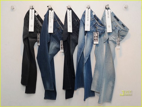  Jessica Simpson Jeanswear Sneak Peek!