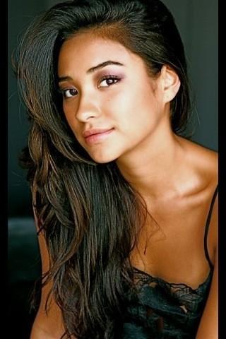 http://images2.fanpop.com/image/photos/13200000/Shay-Mitchell-shay-mitchell-13257932-320-480.jpg