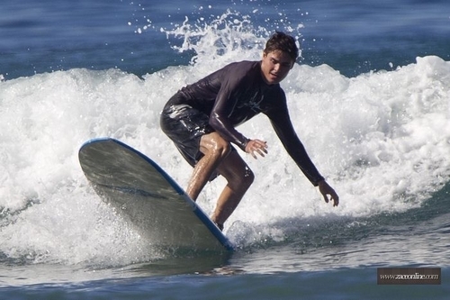  zac surfing