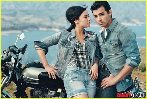 Joe Jonas & Demi Lovato Cover Teen Vogue!