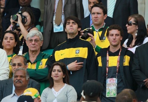  Kaká Supporting His Team