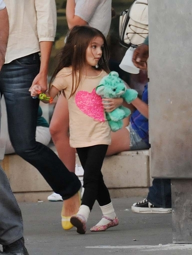 Katie and  Suri :Out and About in Toronto