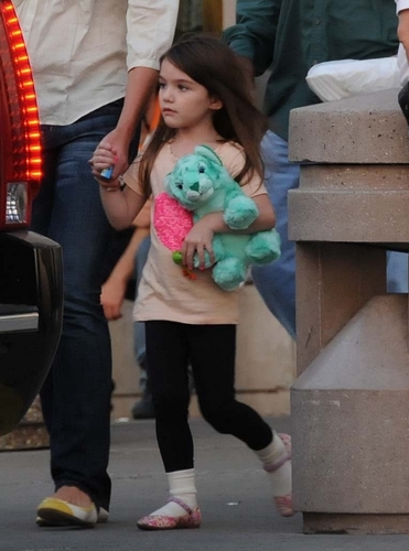 Katie and Suri :Out and About in Toronto