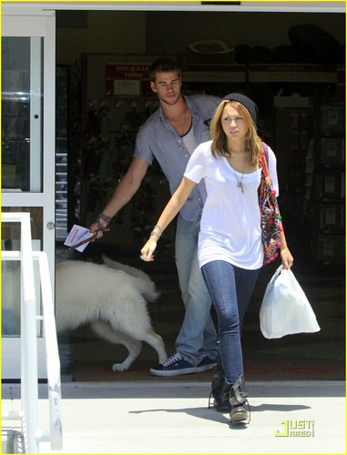  Miley&Liam out in LA