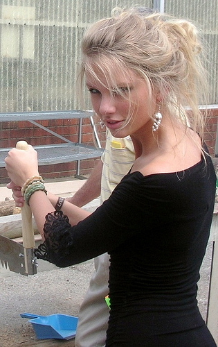  pics of tay that i have here in my pc