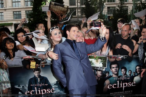  'The Twilight Saga: Eclipse' UK Premiere - লন্ডন - 01 July 2010