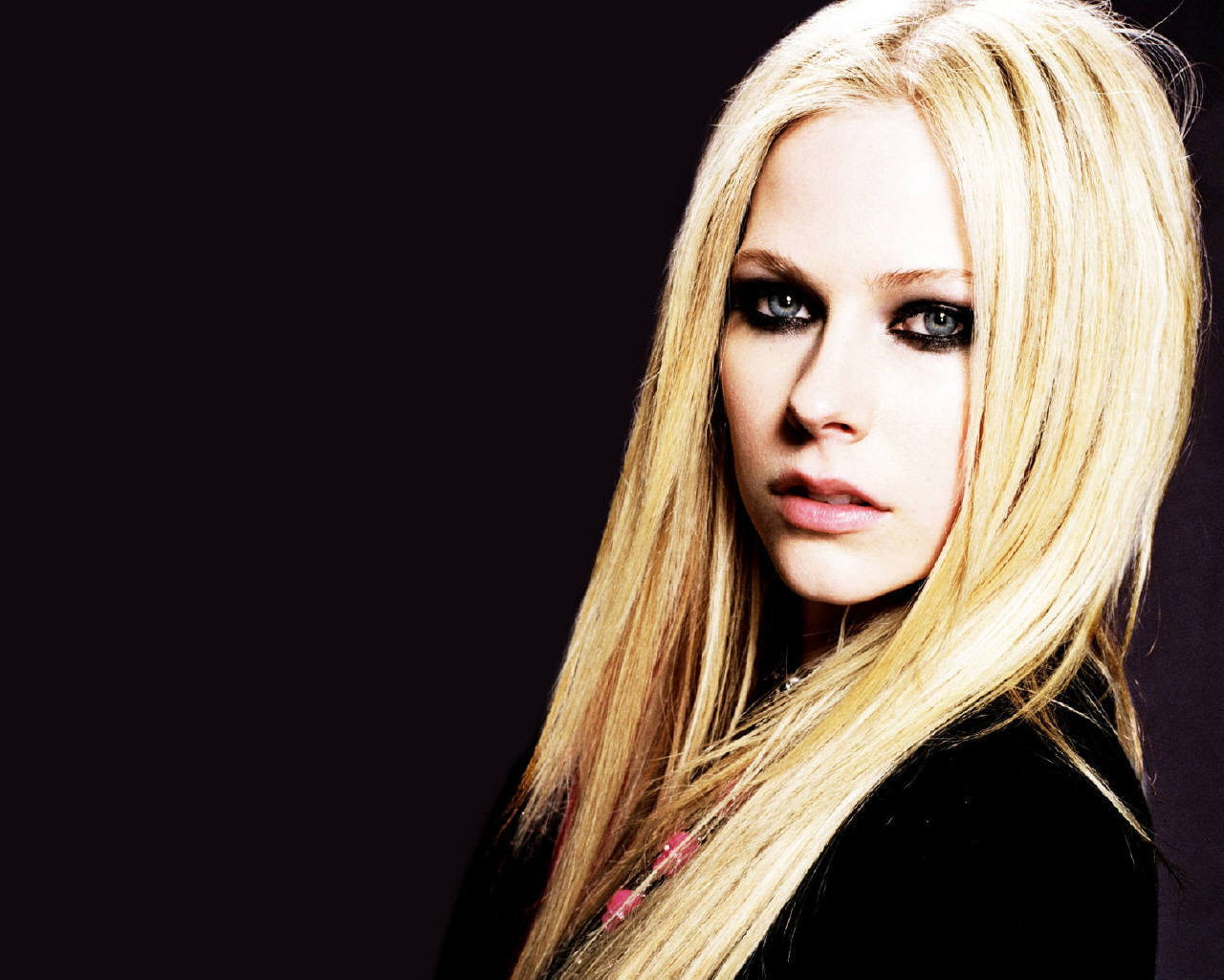 Avril Lavigne Wallpapers アヴリル ラヴィーン 壁紙 ファンポップ