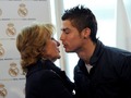 cristiano-ronaldo - ronaldo kiss lady wallpaper