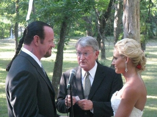  Michelle McCool and Undertaker wedding фото