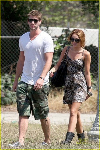 Miley Cyrus: Breakfast Date with Liam Hemsworth