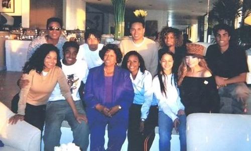 Rebbie with family