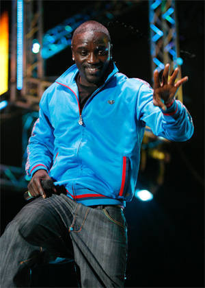  * AMAZING Akon *
