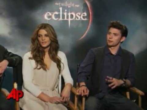  Online Interviews > AP: 'Twilight' Cast Pick inayopendelewa Vampire Stories