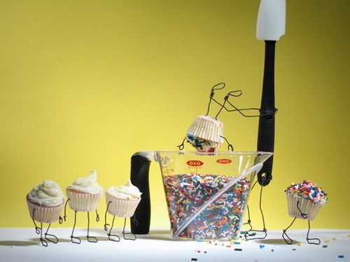  ART WITH EVERYDAY OBJECTS