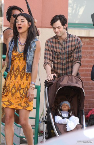  Gossip Girl - Set foto - Jessica, Penn, and...a baby?