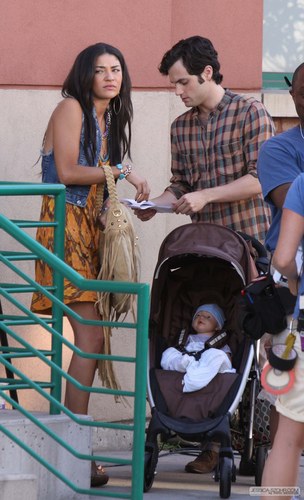  Gossip Girl - Set foto's - Jessica, Penn, and...a baby?