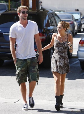  Liam & Miley @ स्टारबक्स