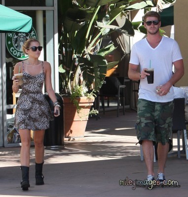  Liam & Miley @ Starbucks